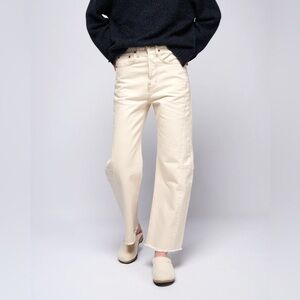 B Sides Slim Lasso, Clair Wash